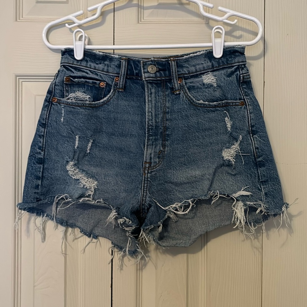 Abercrombie Curve Love Mom Short 26/2 (WORN ONCE)
